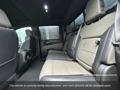 Used 2025 Chevrolet Silverado 2500 ZR2 w/ Technology Package image 12