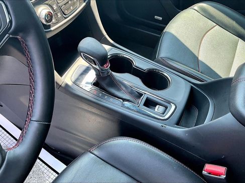Used 2024 Chevrolet Equinox RS w/ RS Leather Package FWD image 16
