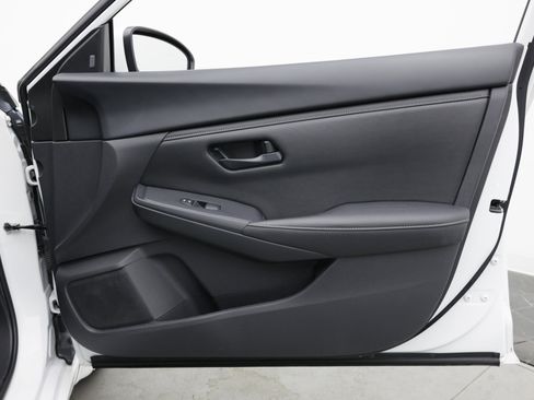 Used 2024 Nissan Sentra S FWD image 40