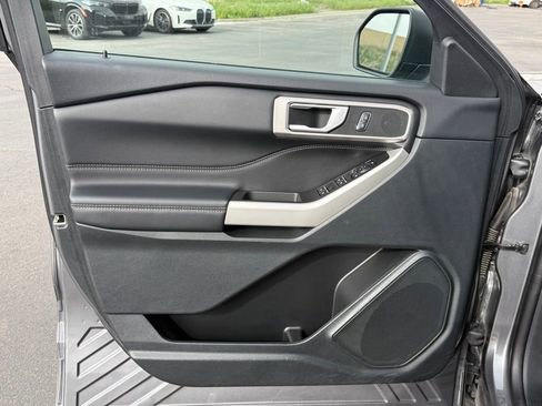 Used 2023 Ford Explorer XLT w/ Equipment Group 202A image 9