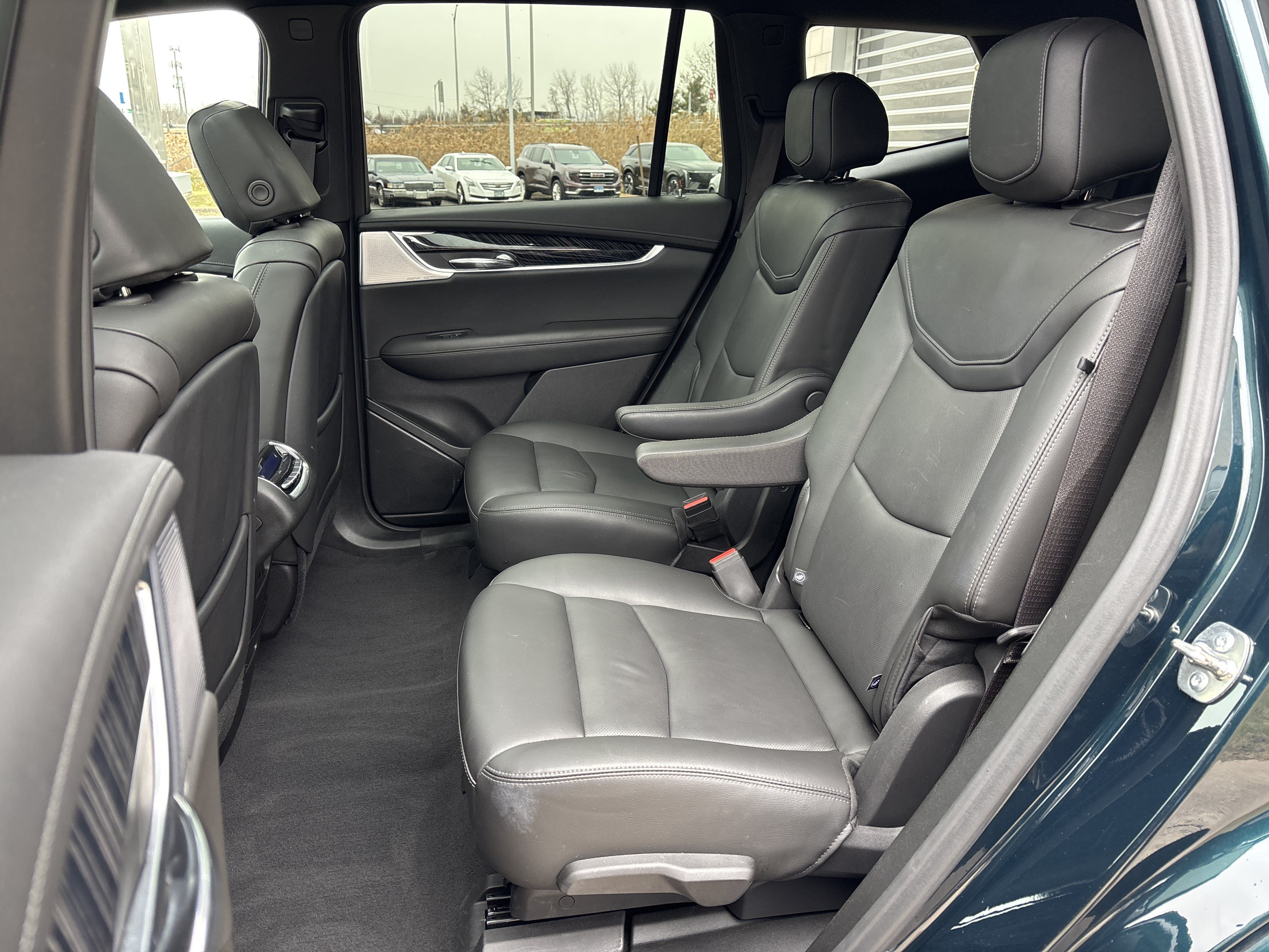 Used 2025 Cadillac XT6 Premium Luxury AWD/4WD image 30