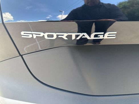 Used 2023 Kia Sportage EX AWD/4WD image 7