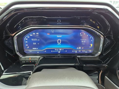 Used 2024 Chevrolet Silverado 1500 High Country w/ Technology Package AWD/4WD image 26