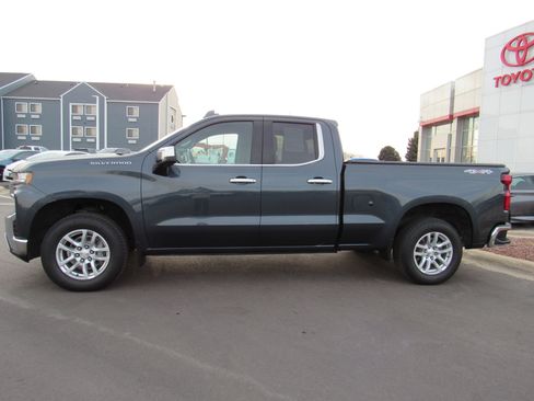 Used 2020 Chevrolet Silverado 1500 LTZ w/ LTZ Convenience Package image 9