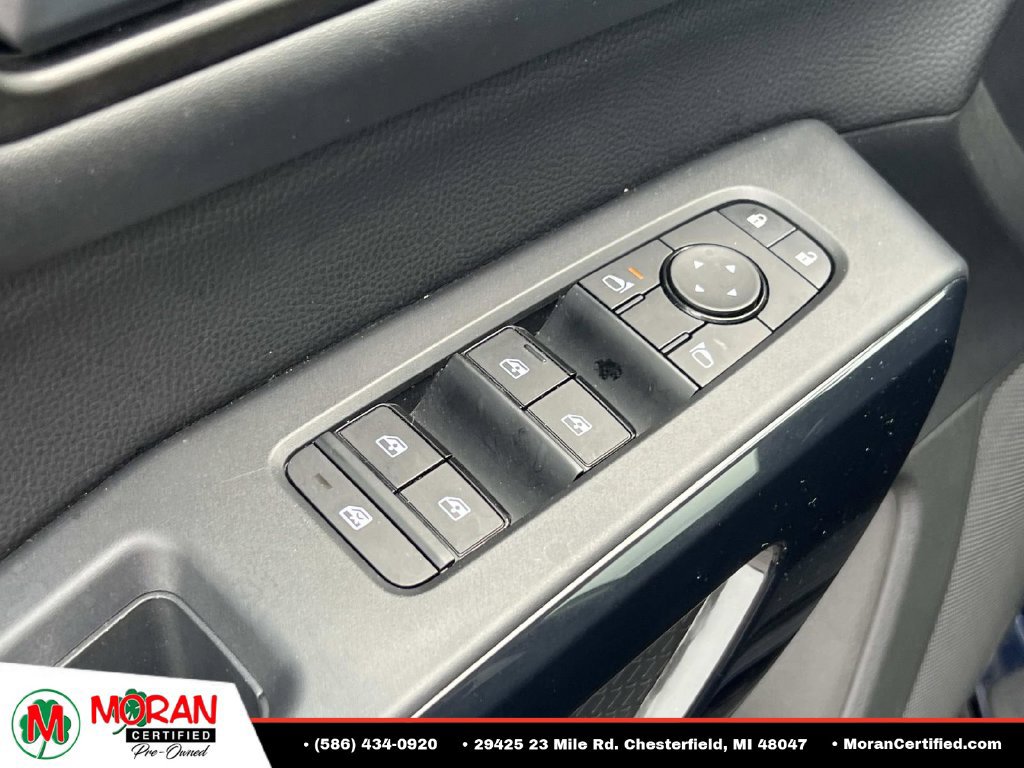 Used 2025 Nissan Pathfinder SV AWD/4WD image 17
