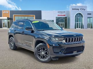 Used 2023 Jeep Grand Cherokee Laredo w/ Luxury Tech Group I AWD/4WD video 1