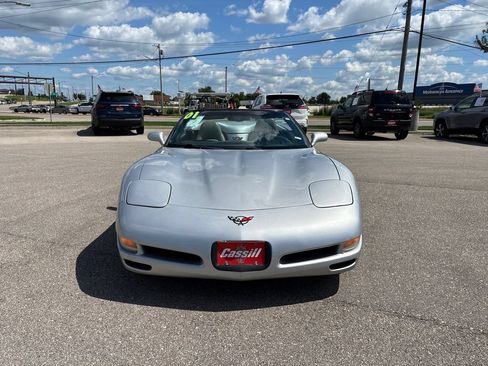 Used 2001 Chevrolet Corvette Convertible w/ Preferred Equipment Group2 RWD image 35