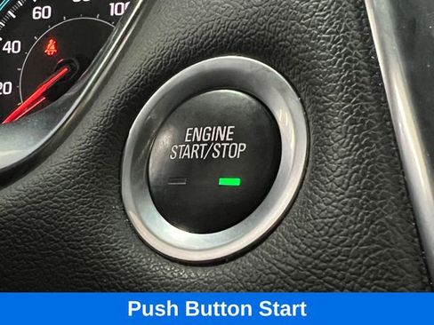 Used 2022 Chevrolet Traverse LT image 20