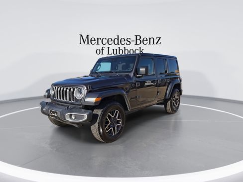 Used 2025 Jeep Wrangler Unlimited Sahara AWD/4WD image 5