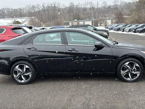 Used 2023 Hyundai Elantra SEL w/ Convenience Package image 5