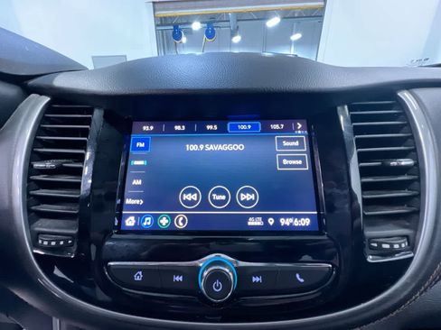 Used 2021 Chevrolet Trax LT FWD image 26