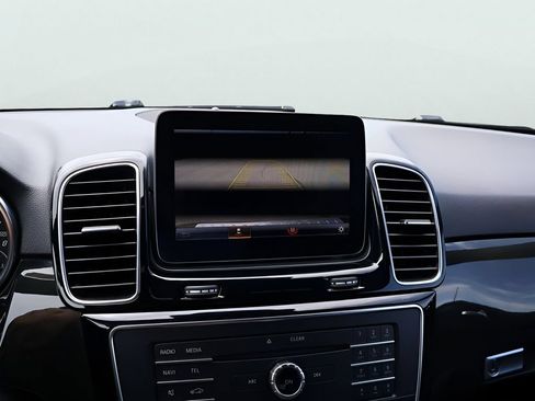 Used 2017 Mercedes-Benz GLE 350 4MATIC image 24