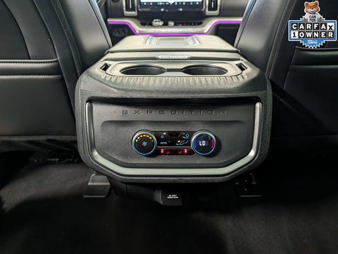 Used 2025 Ford Expedition Platinum AWD/4WD image 32