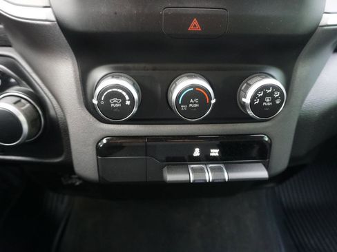 Used 2020 RAM 1500 Big Horn AWD/4WD image 18