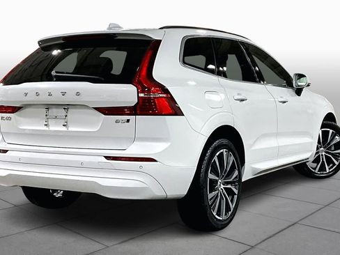 Used 2022 Volvo XC60 B5 Momentum w/ Climate Package image 12