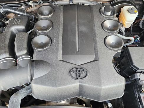 Used 2021 Toyota 4Runner SR5 Premium w/ Moonroof Package RWD image 27