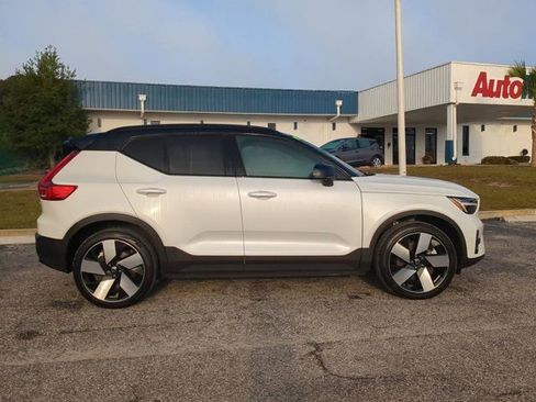 Used 2024 Volvo XC40 Recharge Plus w/ Protection Package Premier image 3