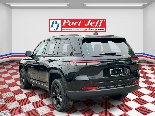 Certified 2023 Jeep Grand Cherokee Altitude AWD/4WD image 5