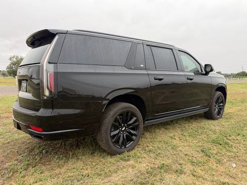 Used 2021 Cadillac Escalade ESV Sport w/ Driver Assist Tech Package AWD/4WD image 10