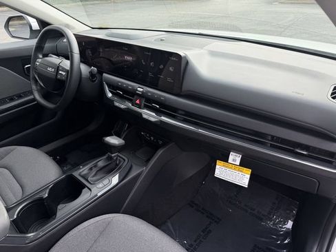 Certified 2025 Kia K4 EX FWD image 33