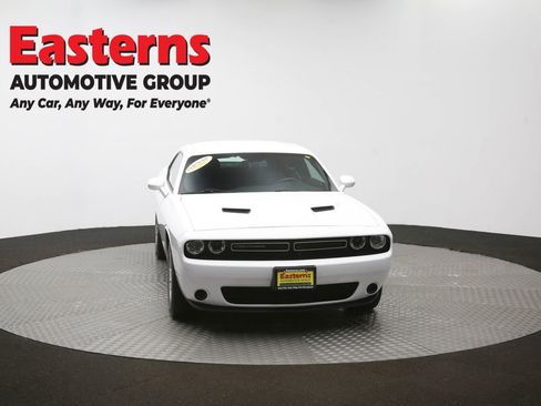 Used 2022 Dodge Challenger SXT image 49
