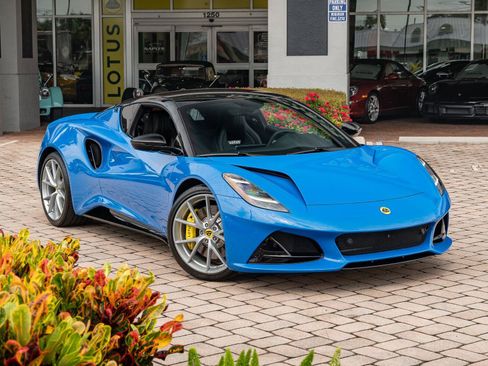 Used 2025 Lotus Emira RWD image 3