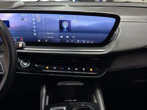 Used 2025 Buick Envision Preferred image 27