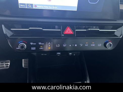 New 2023 Kia Niro EX Touring image 23