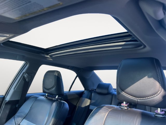 Used 2012 Toyota Camry SE w/ Leather Pkg FWD image 12