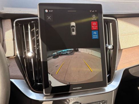 New 2026 Volvo XC90 B5 Core image 31