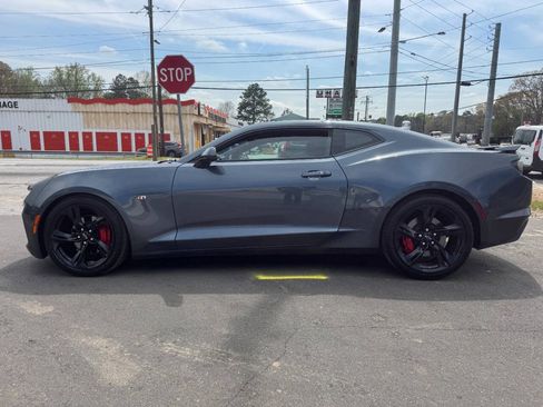 Used 2021 Chevrolet Camaro SS RWD image 3