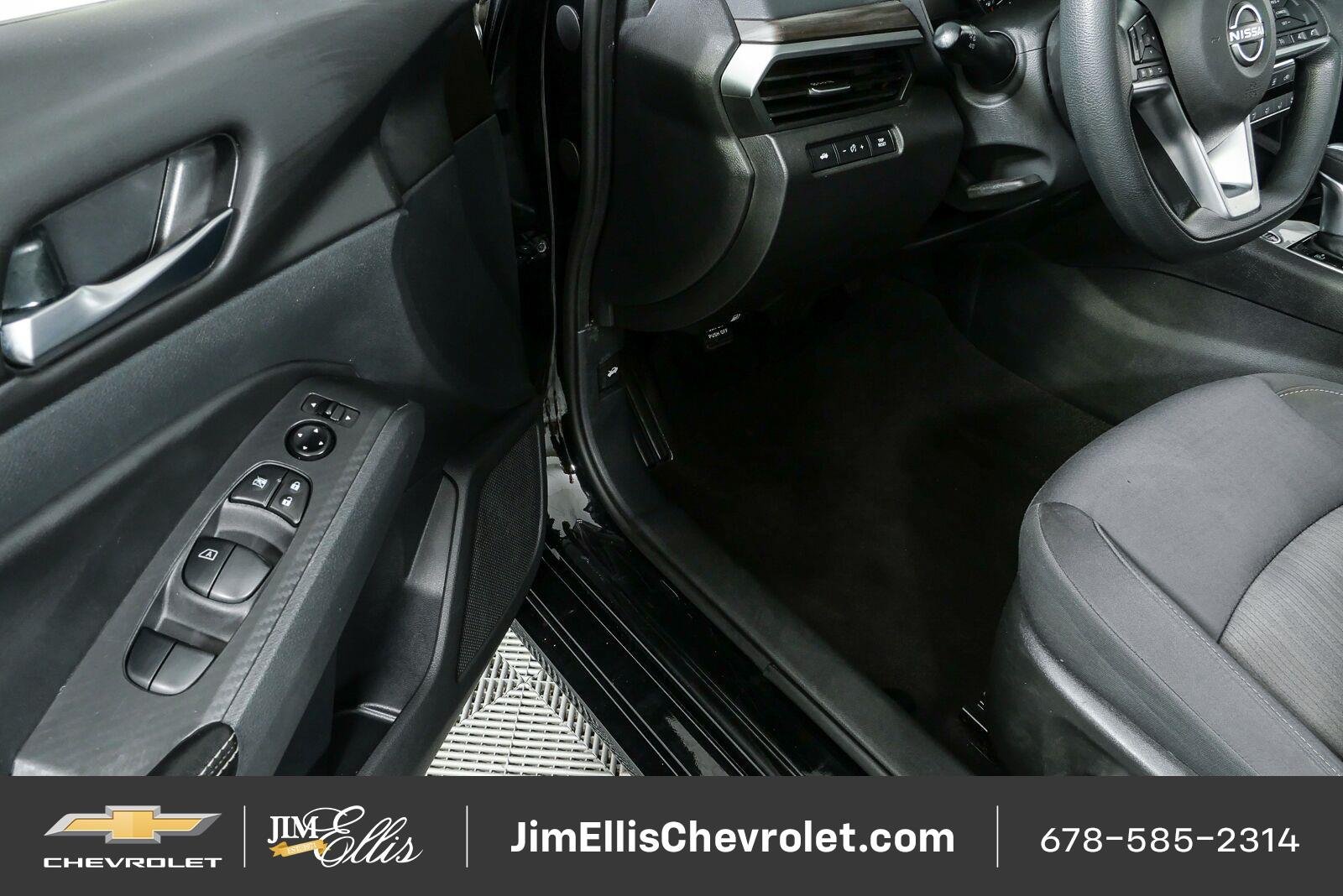 Used 2024 Nissan Altima 2.5 SV FWD image 8