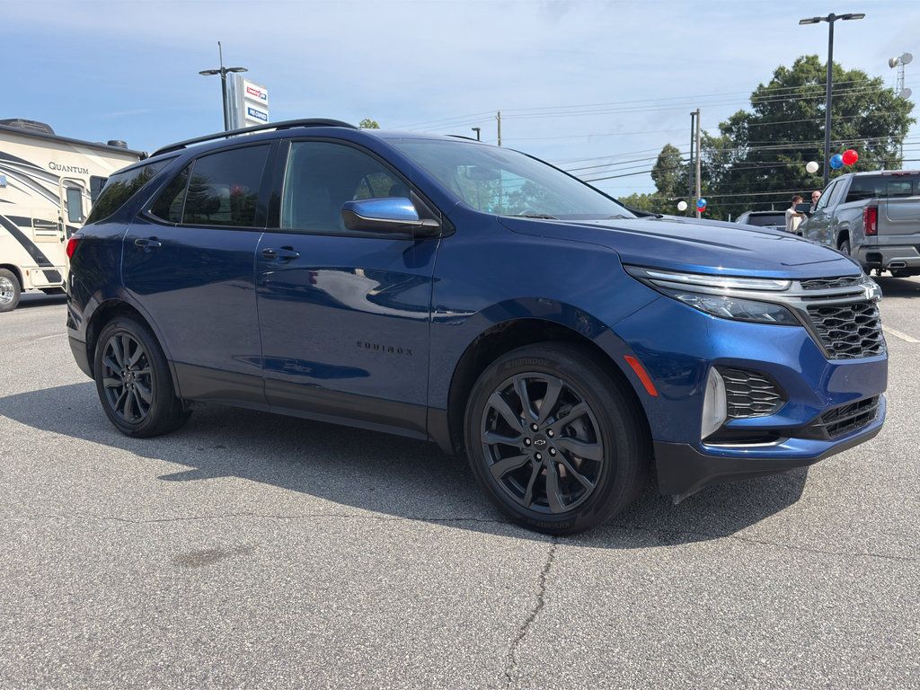 Used 2023 Chevrolet Equinox RS AWD/4WD image 2