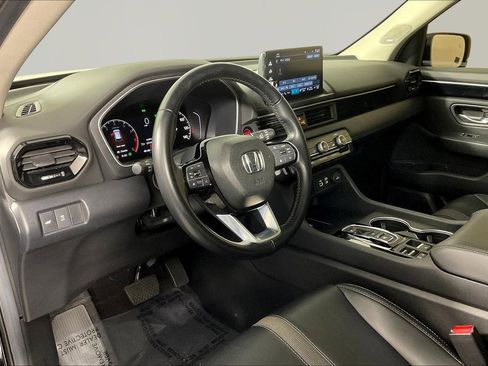 Used 2025 Honda Pilot Touring image 16