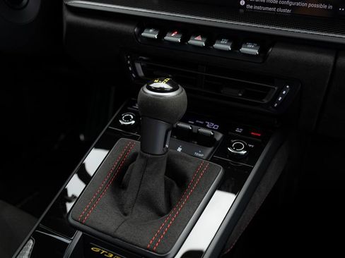 Certified 2025 Porsche 911 GT3 RS RWD image 18