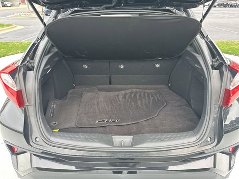 Certified 2021 Toyota C-HR XLE image 31