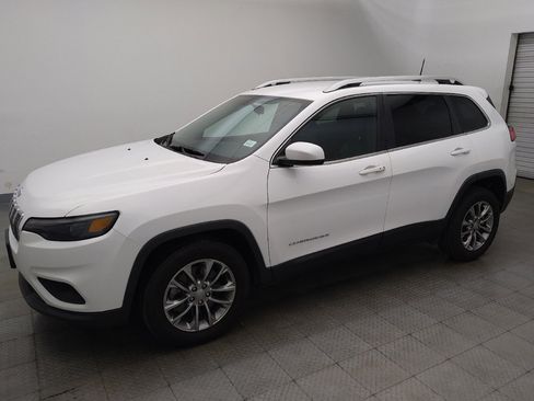 Used 2020 Jeep Cherokee Latitude Plus FWD image 2