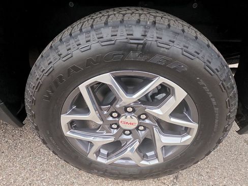 New 2026 GMC Sierra 1500 SLT w/ SLT Premium Package AWD/4WD image 37
