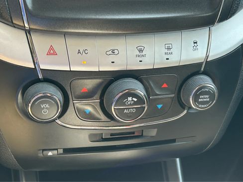 Used 2014 Dodge Journey SXT w/ Flexible Seating Group image 27