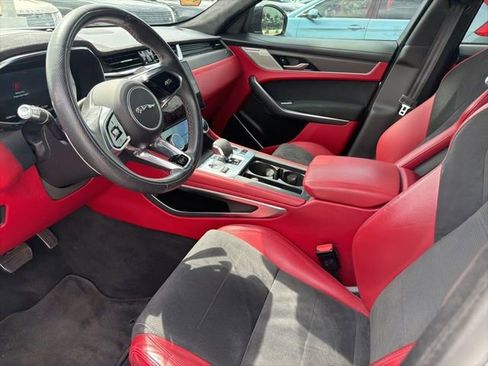 Used 2022 Jaguar F-PACE SVR image 5