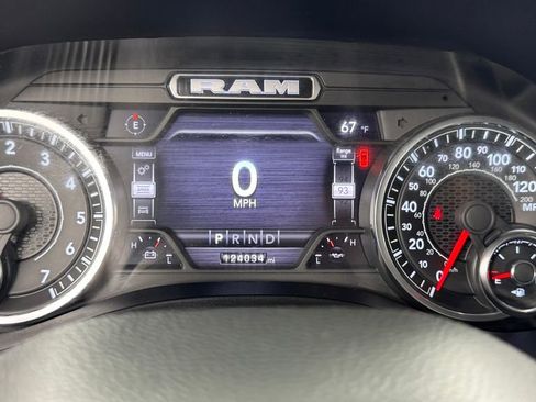 Used 2023 RAM 1500 Laramie AWD/4WD image 19