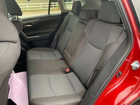 Used 2025 Toyota RAV4 XLE AWD/4WD image 11