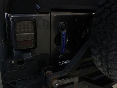 Used 2017 Jeep Wrangler Unlimited Sport image 29