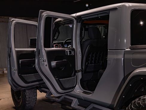 Used 2021 Jeep Gladiator Mojave AWD/4WD image 25