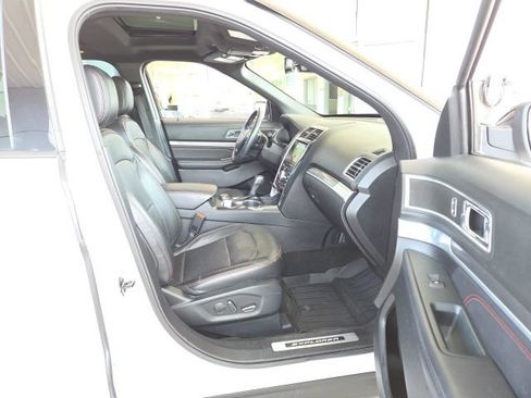 Used 2018 Ford Explorer Sport AWD/4WD image 55