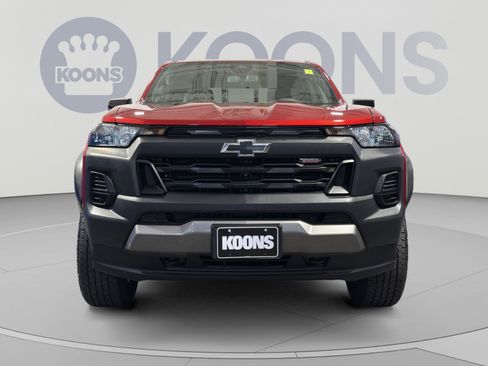 Used 2024 Chevrolet Colorado Trail Boss w/ Technology Package AWD/4WD image 11