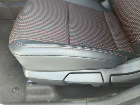 Certified 2025 Nissan Kicks SR FWD image 33