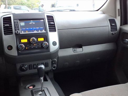 Used 2020 Nissan Frontier SV AWD/4WD image 14
