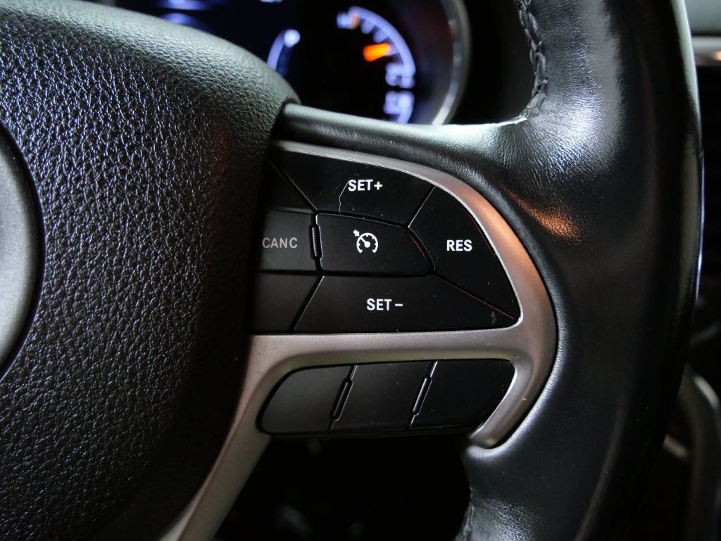 Used 2018 Jeep Grand Cherokee Limited AWD/4WD image 25