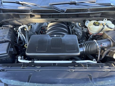 Used 2021 GMC Yukon XL AT4 w/ Technology Package image 11